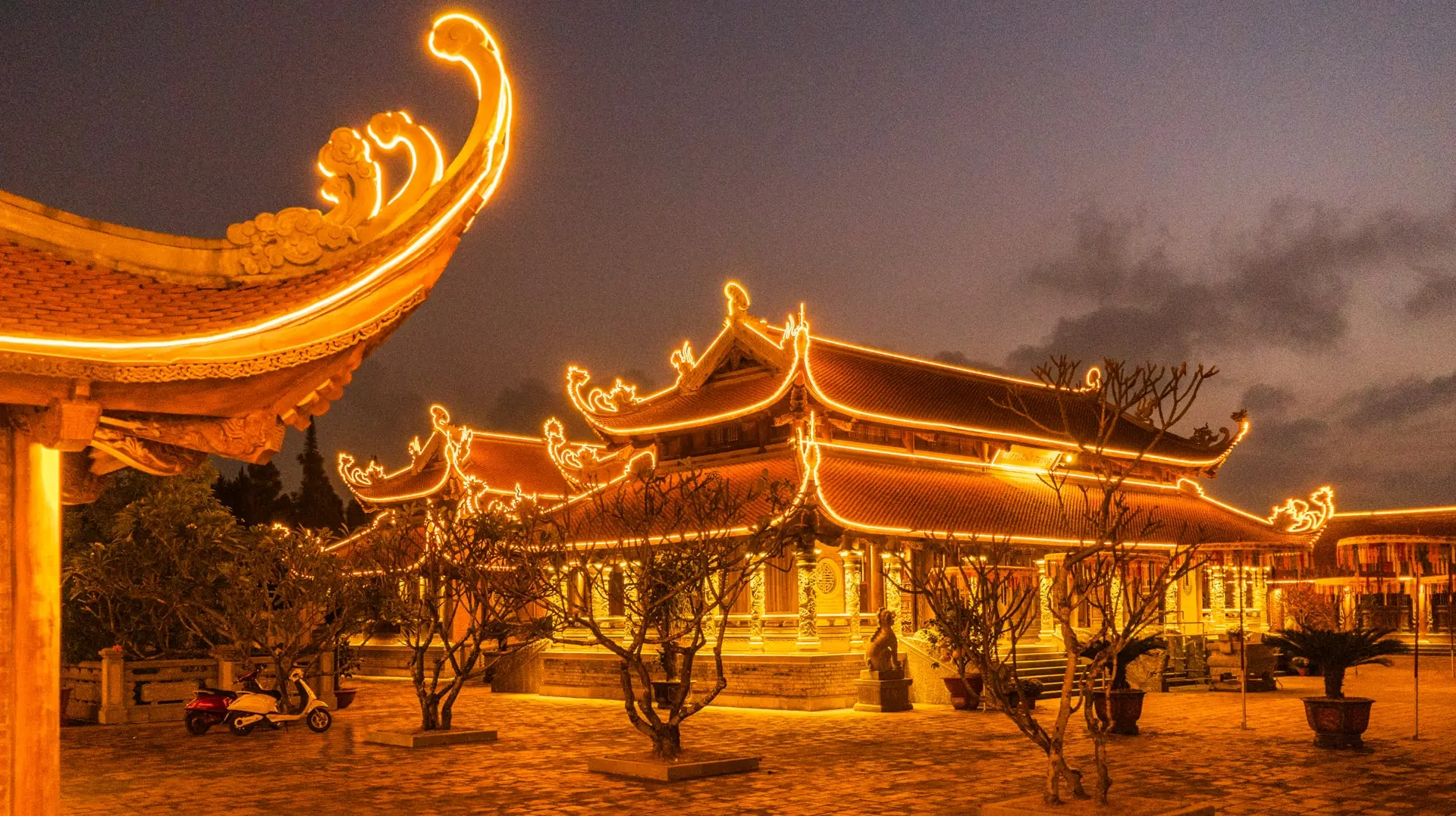 đền xương giang